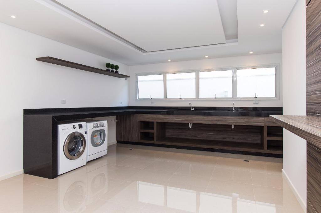 Apartamento Encantador: Mobiliado e Bem Localizado no Rebouças Curitiba Exterior photo